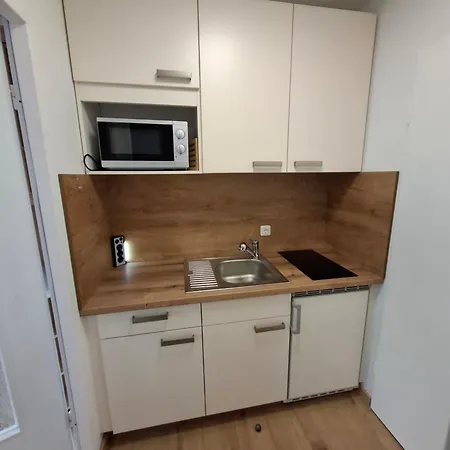 Aquaquelle Apartment *